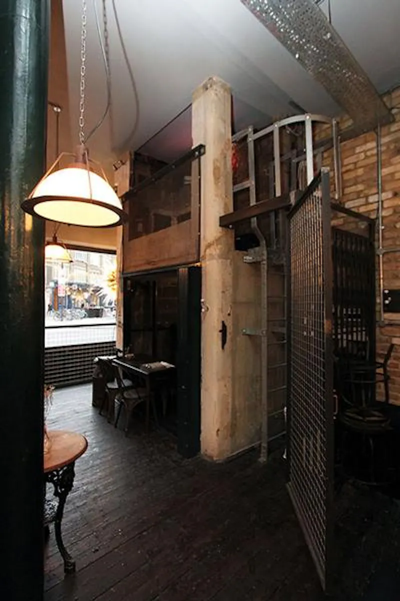 Film location R821 in London (photo 9)