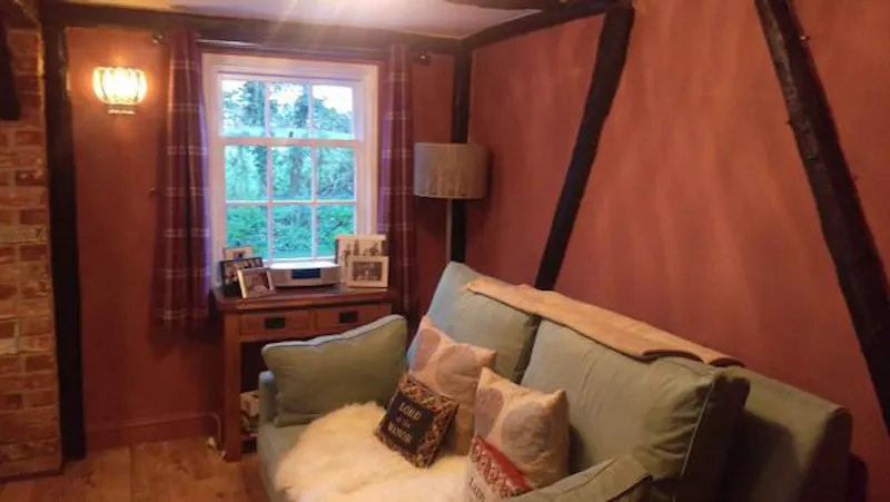 Living Room at Film location C906 in Essex (photo 6)