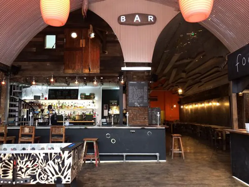 Bar at London Bridge venue, R822 (photo 1)