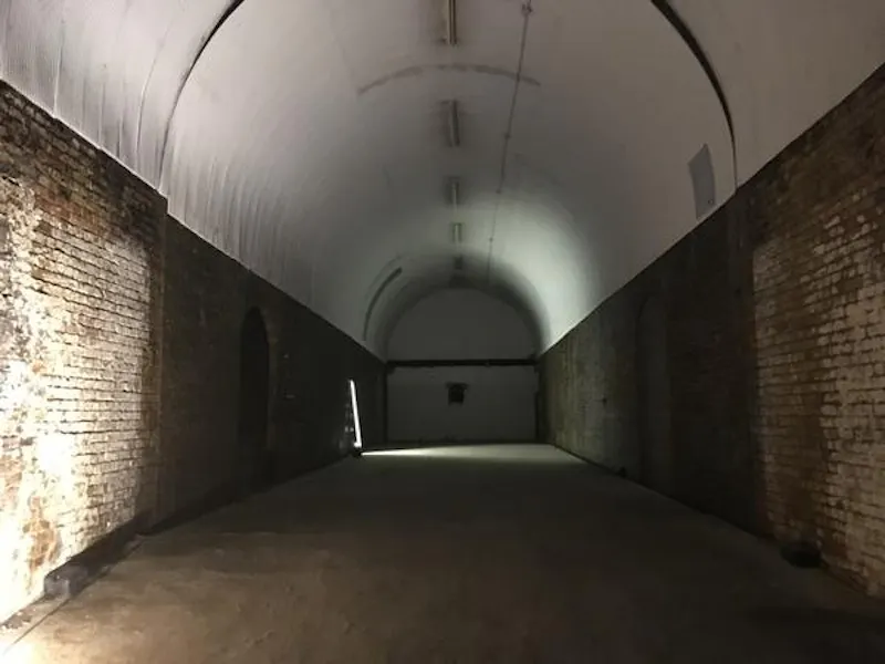 London Bridge venue, R822 (photo 8)
