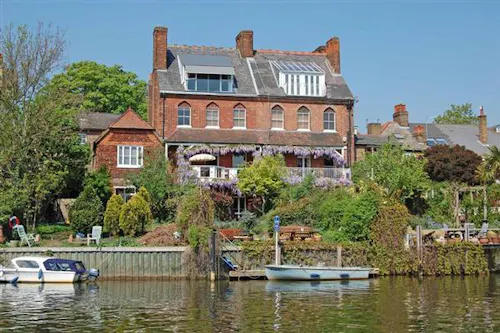Film location, B1838