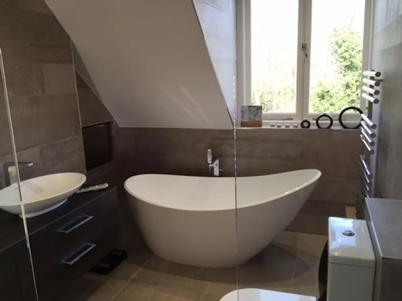 Bathroom at Film location B1838 in London (photo 9)
