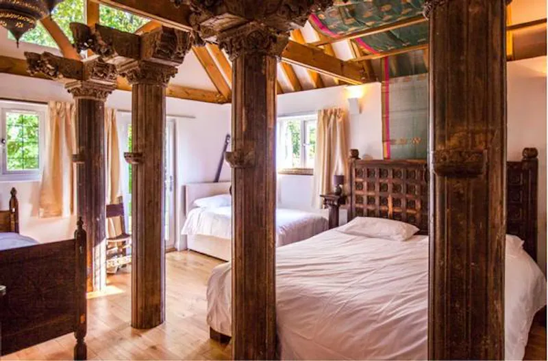 Bedroom at Film location D2380 in West Sussex (photo 5)