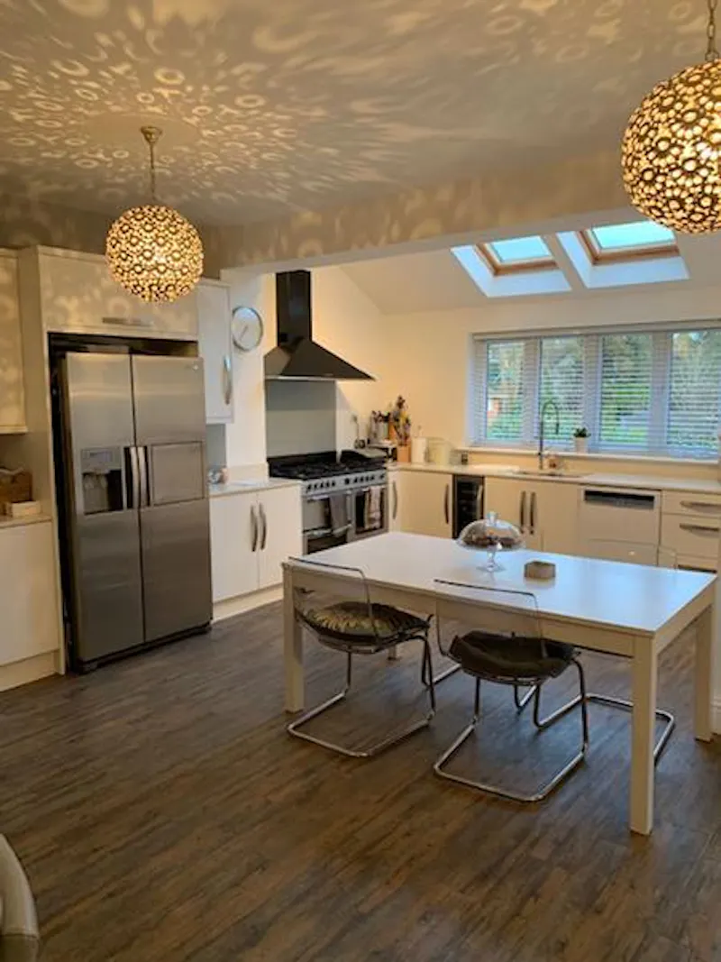 Kitchen at Film location E462 in Dorset (photo 3)