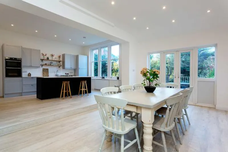 Yellow Streatham Home, B1840 (photo 8)