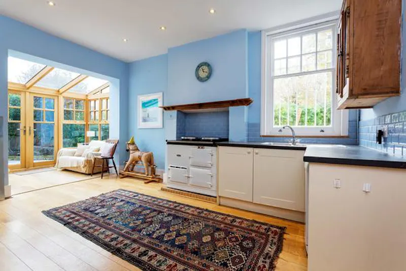 Yellow Streatham Home, B1840 (photo 13)