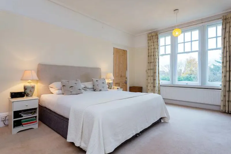 Bedroom at Yellow Streatham Home, B1840 (photo 18)