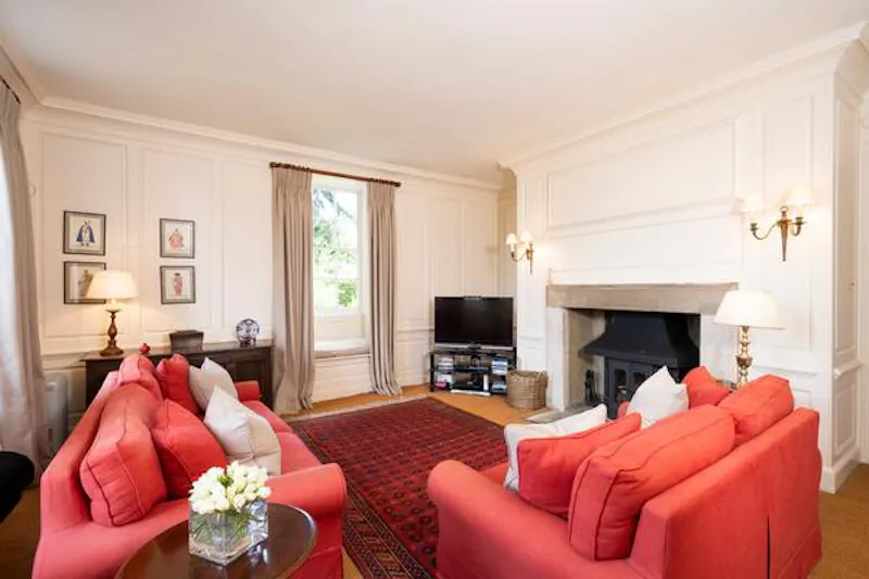 Fireplace at Swindon Queen Anne house, A1501 (photo 5)