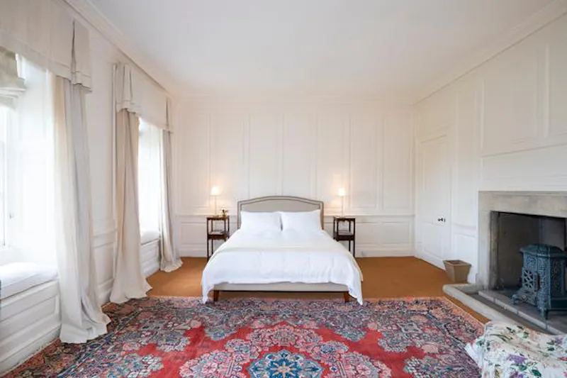 Bedroom at Swindon Queen Anne house, A1501 (photo 18)