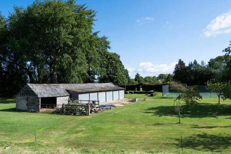 Stable / Outbuildings at Swindon Queen Anne house, A1501 (photo 44)