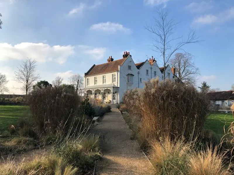 Garden at Large white grange in Cobham, A1472 (photo 55)