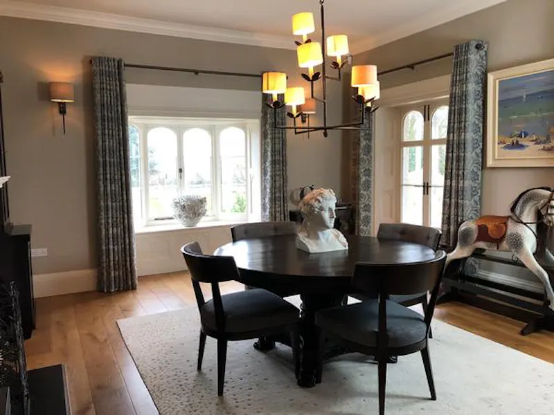 Dining room at Large white grange in Cobham, A1472 (photo 9)