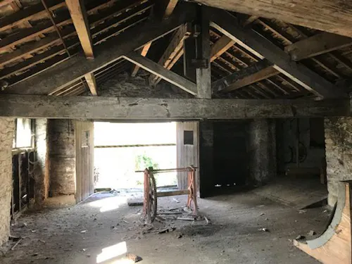 Derelict outbuilding in Manchester, Q132