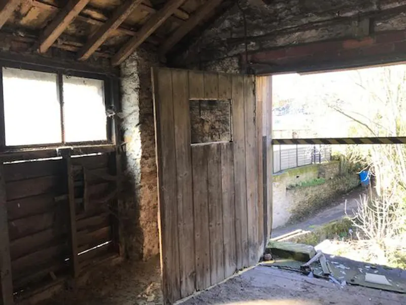 Derelict outbuilding in Manchester, Q132 (photo 4)