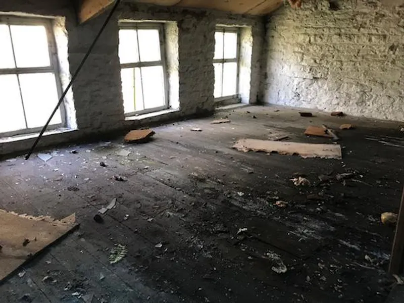 Derelict outbuilding in Manchester, Q132 (photo 17)