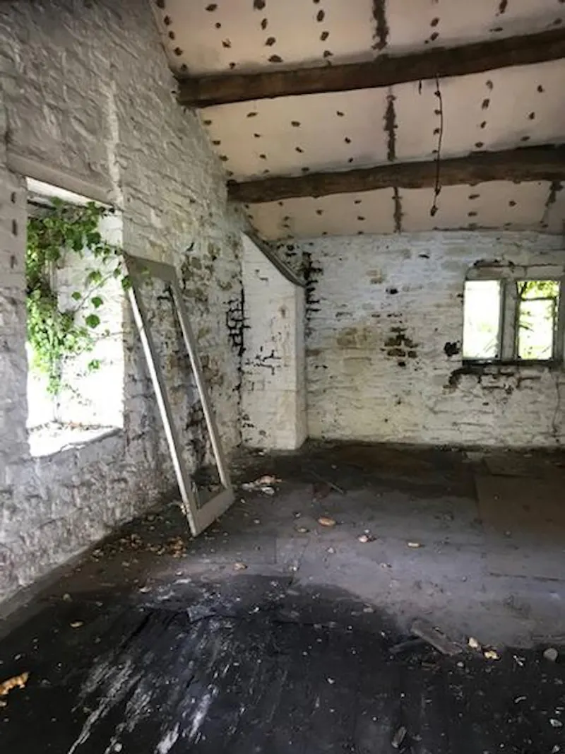 Derelict outbuilding in Manchester, Q132 (photo 18)