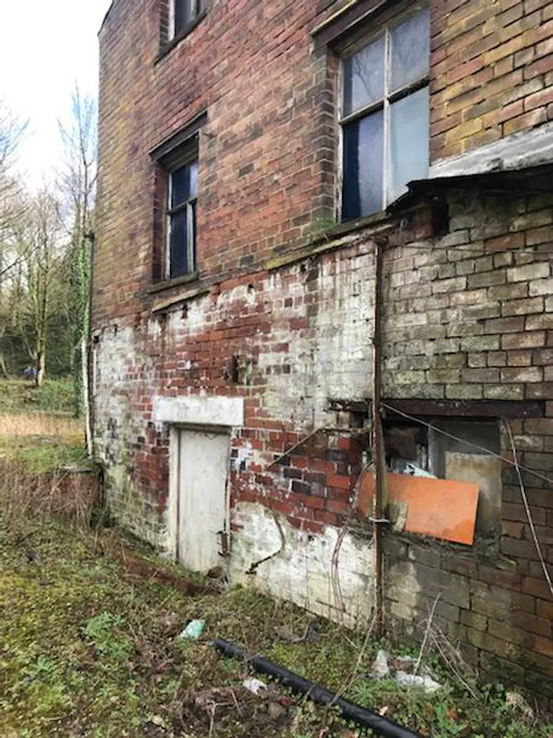Derelict outbuilding in Manchester, Q132 (photo 29)