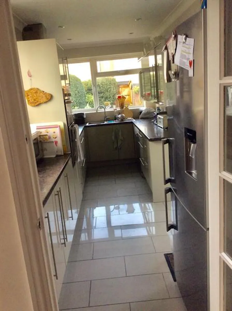 Kitchen at Film location B1841 in London (photo 4)