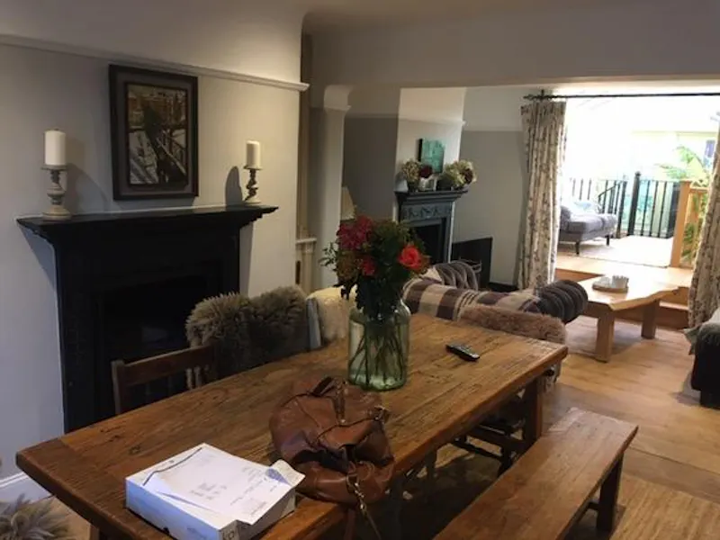 Dining room at Sunbury-on-Thames riverside home, A1474 (photo 7)
