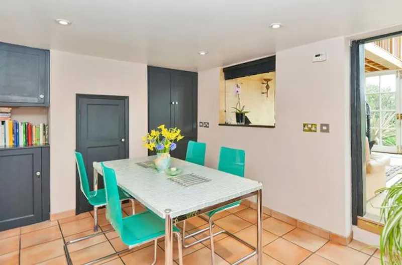 Kitchen at Sunbury-on-Thames riverside home, A1474 (photo 14)
