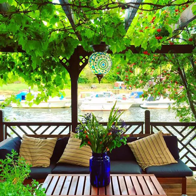Terrace/Patio at Sunbury-on-Thames riverside home, A1474 (photo 38)