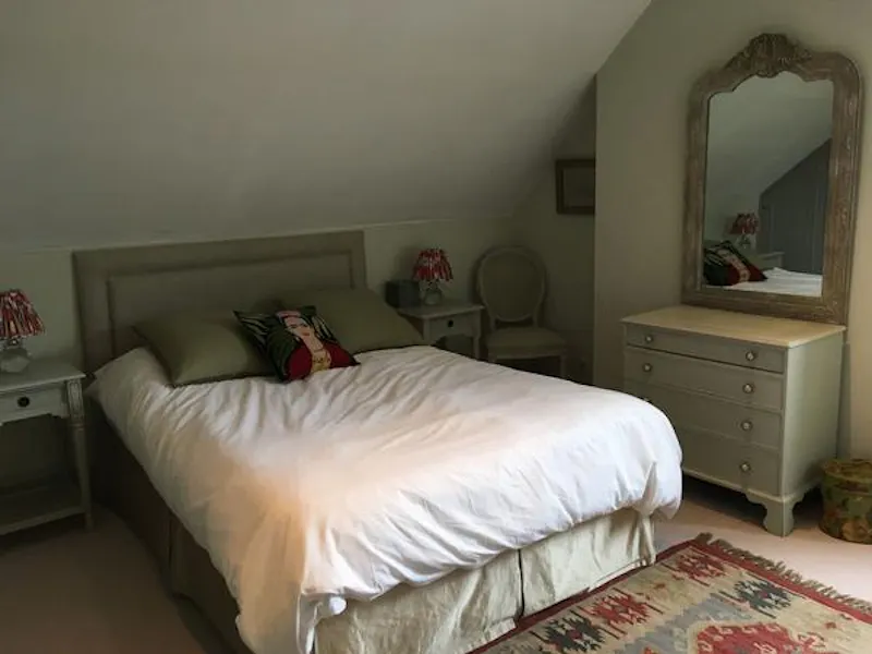 Bedroom at Film location B1843 in London (photo 18)