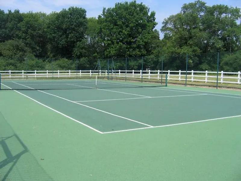 Tennis court at Film location D2391 in Berkshire (photo 21)