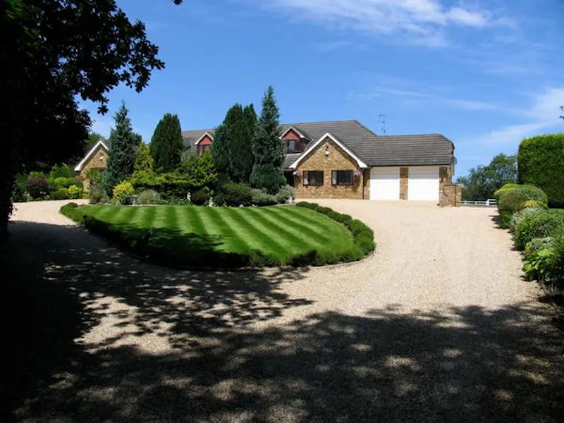 Film location D2391 in Berkshire (photo 1)