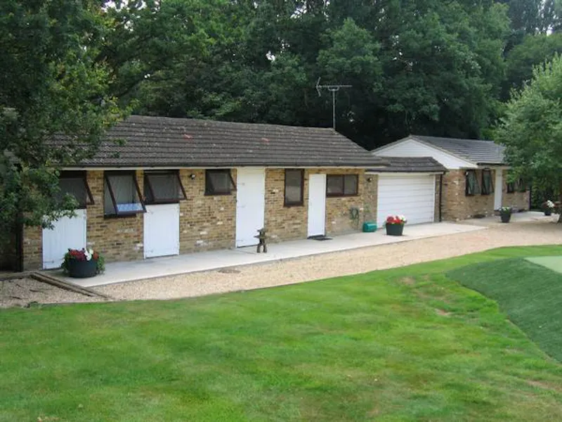 Stable / Outbuildings at Film location D2391 in Berkshire (photo 25)