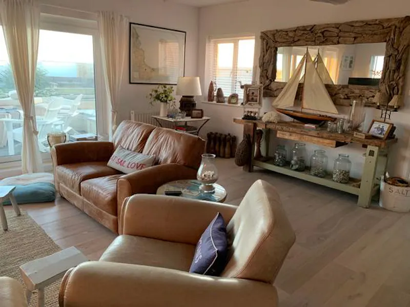 Living Room at Film location C908 in West Sussex (photo 3)