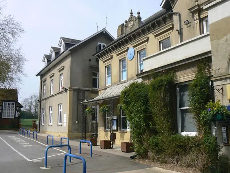 Period Maidenhead School, J218 (photo 1)