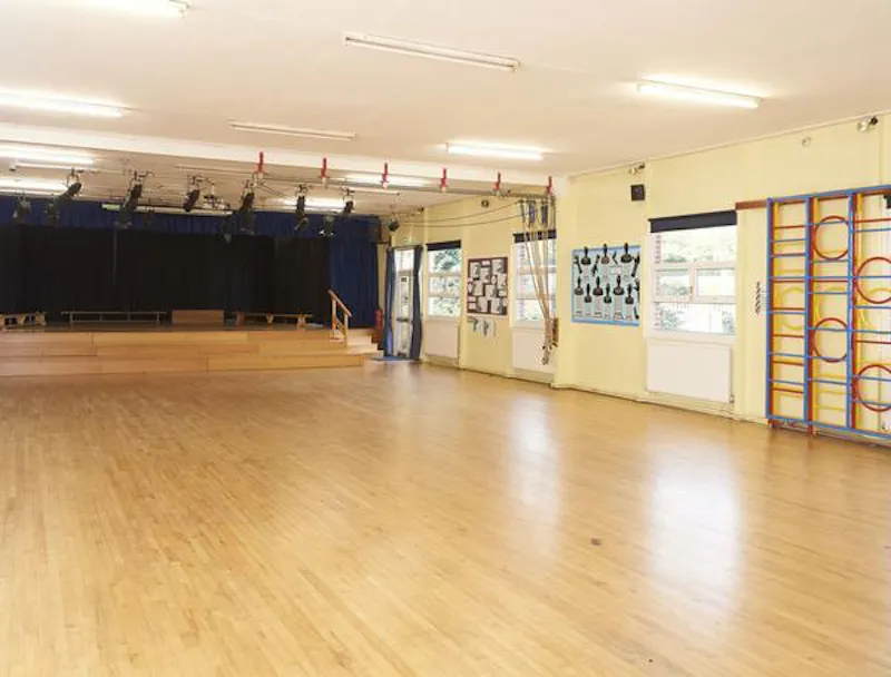 Floor - wooden at Period Maidenhead School, J218 (photo 3)