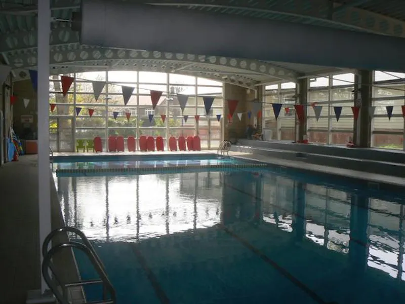 Swimming pool - indoor at Period Maidenhead School, J218 (photo 6)