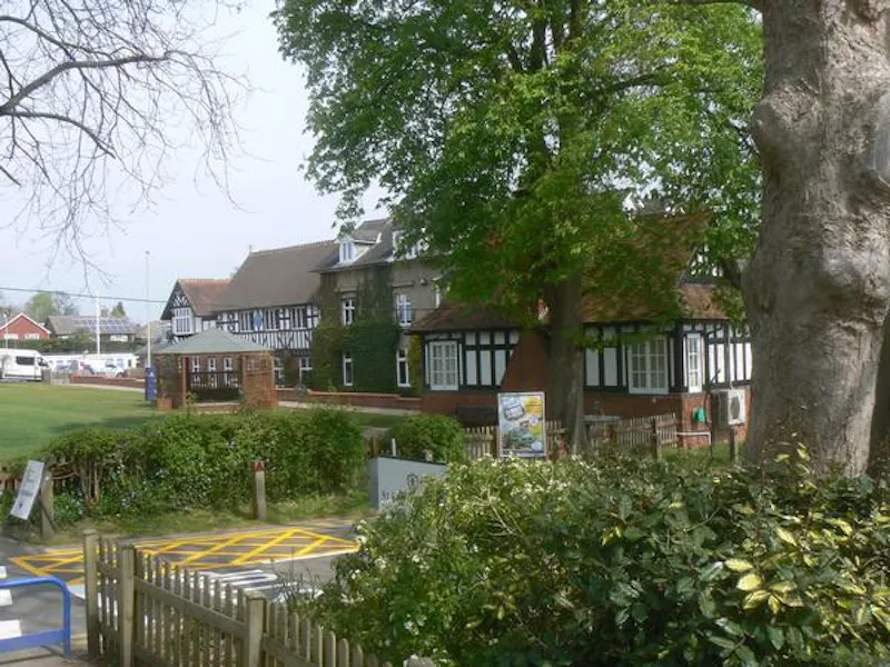 Period Maidenhead School, J218 (photo 17)