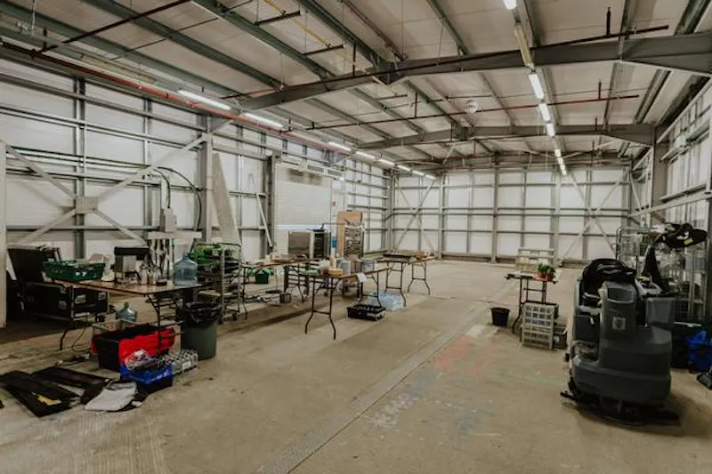 Canada Water warehouse venue, N451 (photo 4)