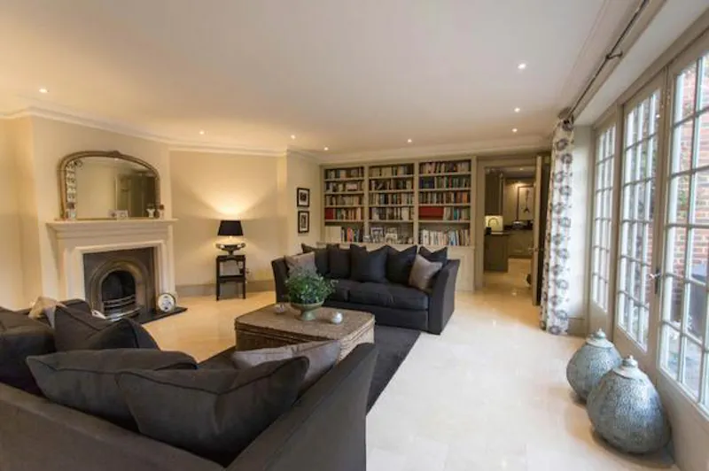 Drawing room at Ivy covered home in Windlesham, A1478 (photo 7)