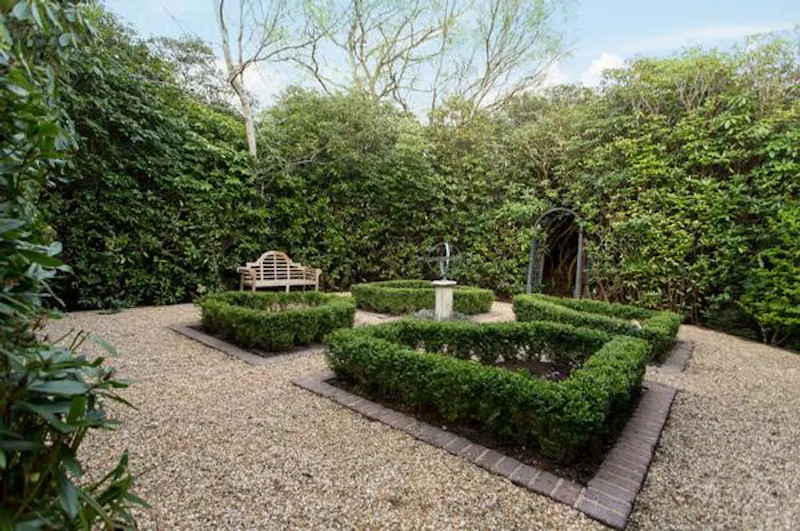 Garden - formal at Ivy covered home in Windlesham, A1478 (photo 36)