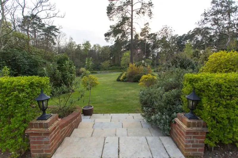 Ivy covered home in Windlesham, A1478 (photo 45)