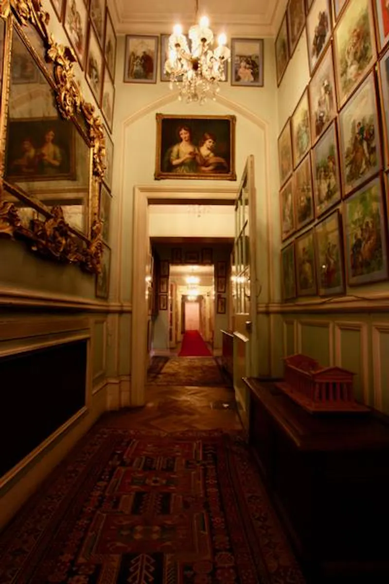 Corridor at Glorious Elstree Georgian Mansion, A1479 (photo 9)