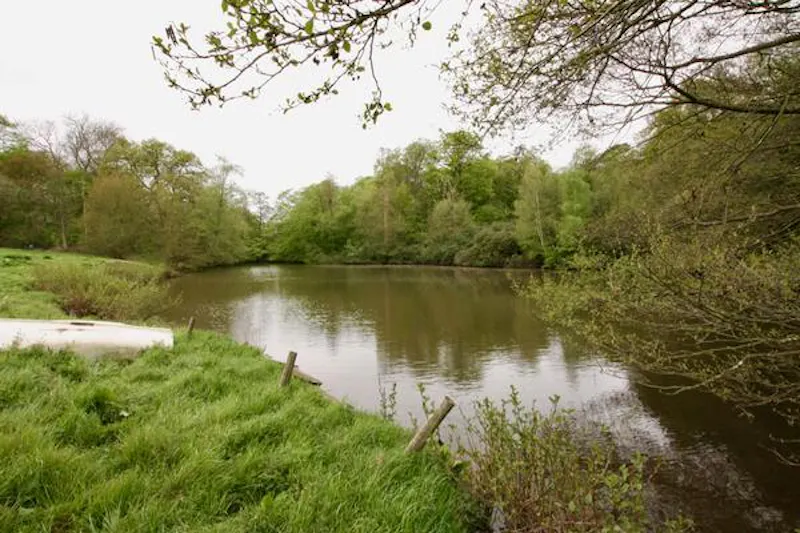 Lake at Glorious Elstree Georgian Mansion, A1479 (photo 49)