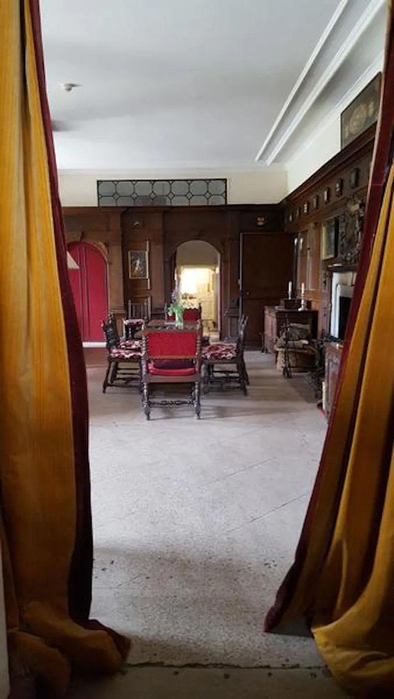 Dining room at Magnificent Midlands manor, M320 (photo 8)