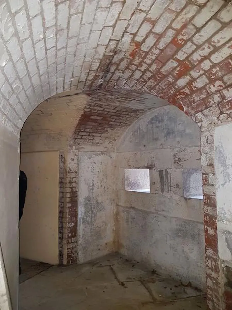 Historic Plymouth monument, Q134 (photo 25)