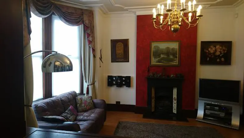 Living Room at Film location B1847 in London (photo 5)