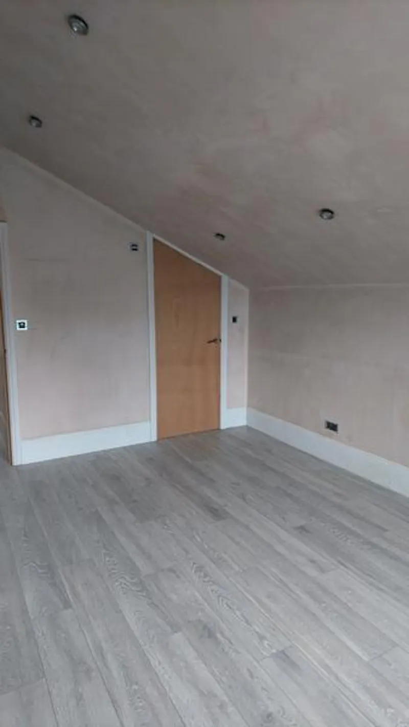 Floor - wooden at Film location B1847 in London (photo 31)