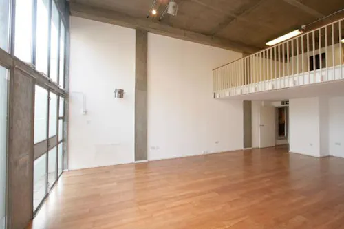 Double height Hoxton Space, F1174