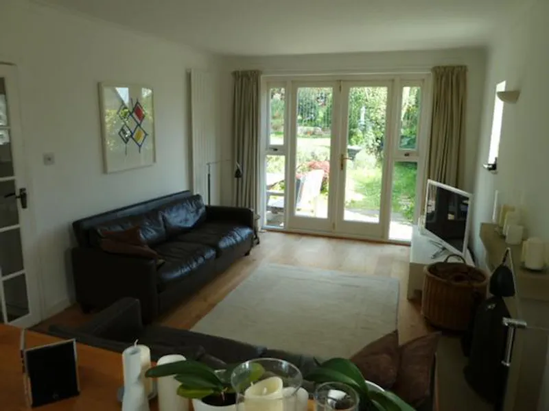 Living Room at Film location C909 in Dorset (photo 3)