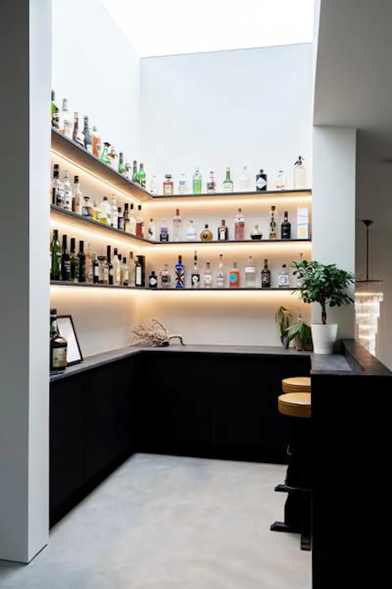 Bar at Spectacular coastal black box, K441 (photo 14)