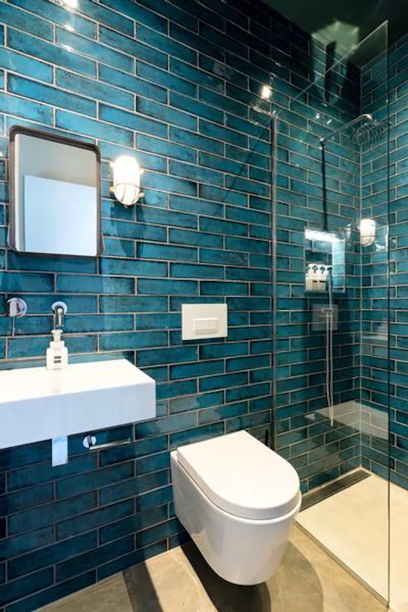 Bathroom at Spectacular coastal black box, K441 (photo 32)
