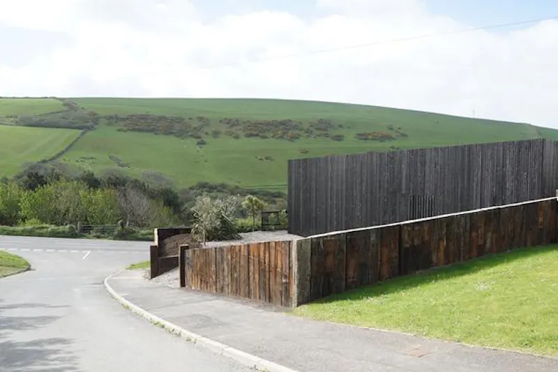 Spectacular coastal black box, K441 (photo 42)