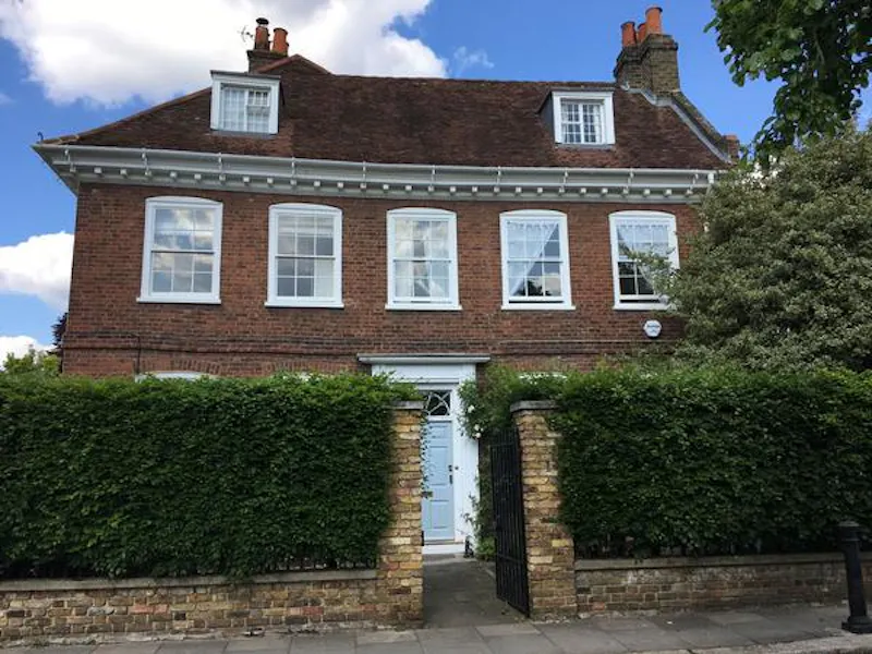 Brentford house with indoor pool, A1481 (photo 1)